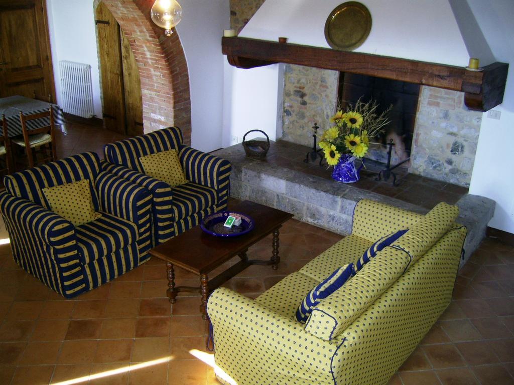 Agriturismo Fattoria Di Corsano Корсано Номер фото